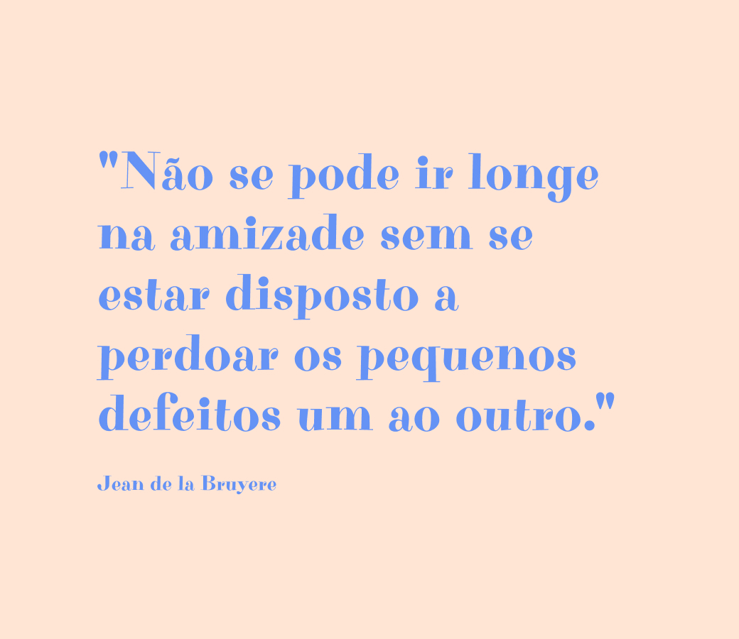 Citação de Jean de La Bruyère sobre amizade em fundo harmonioso.