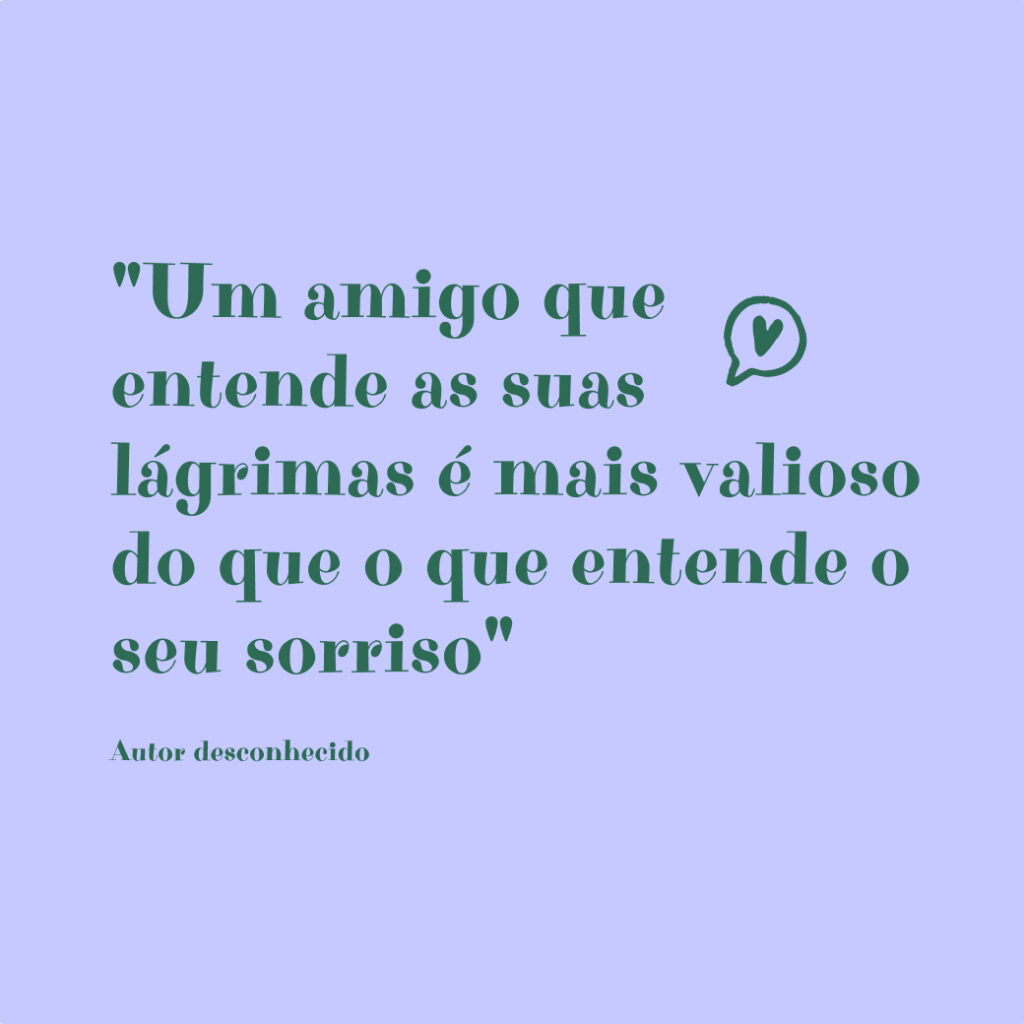 Frase sobre amizade e entendimento em fundo lilás.